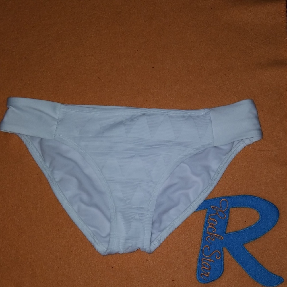 Nwot Kenneth Cole ladies sz small swimsuit bottoms
